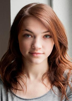 Violett Beane